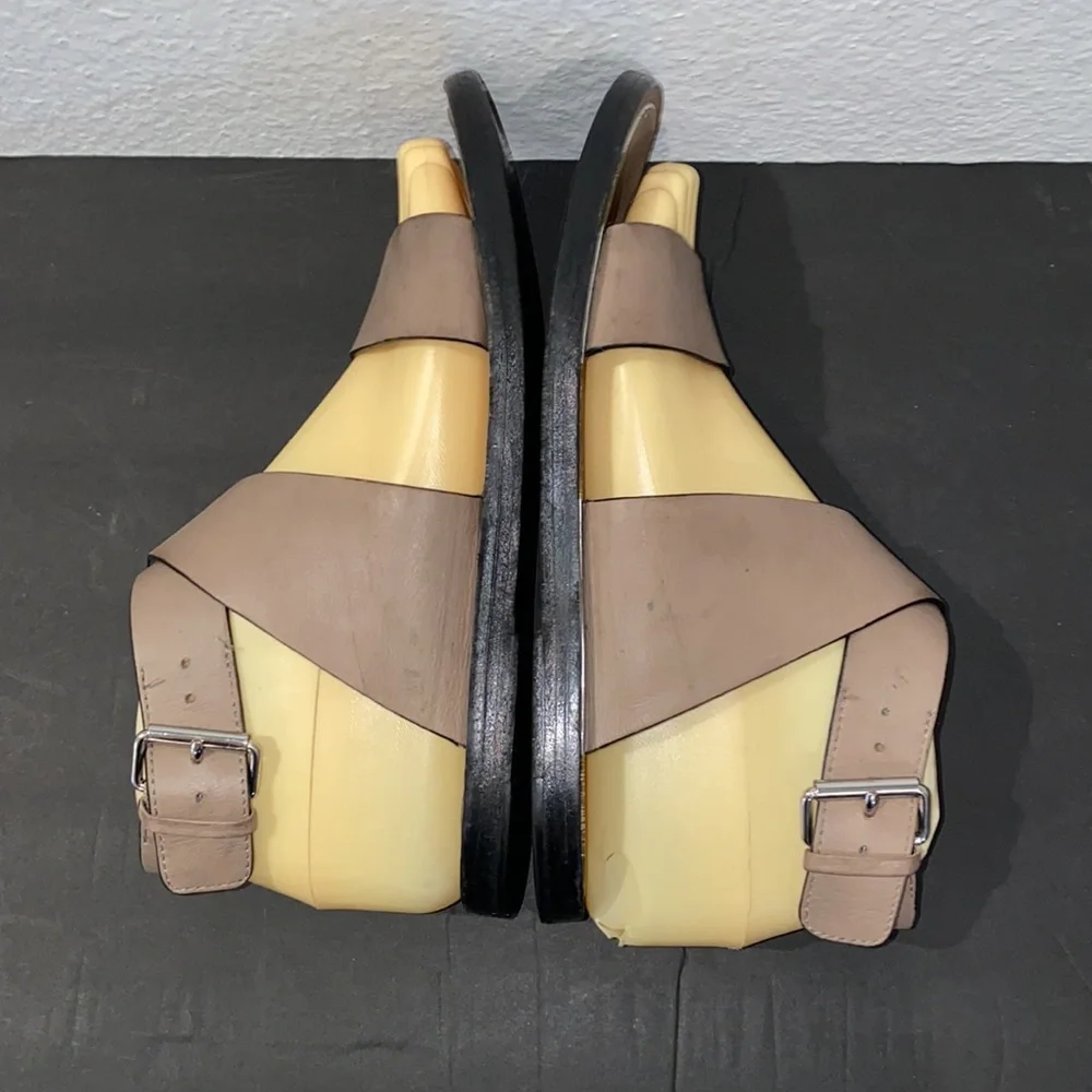 Authentic Vince leather designer sandals sz 6.5